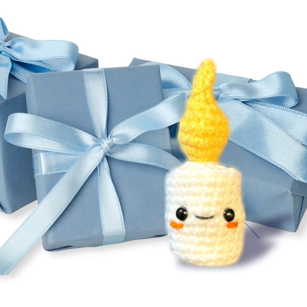 Eli the winter light | lightweight cat toy with crinkles